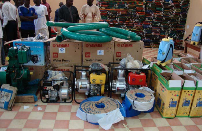 Lutte contre les inondations : Plan International Sénégal offre une grande quantité de matétiel